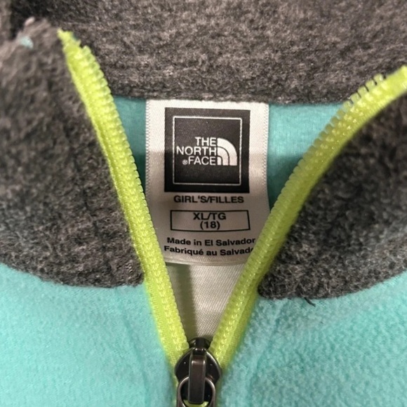The North Face Fleece 1/4 Zip Pullover Jacket - Picture 2 of 3